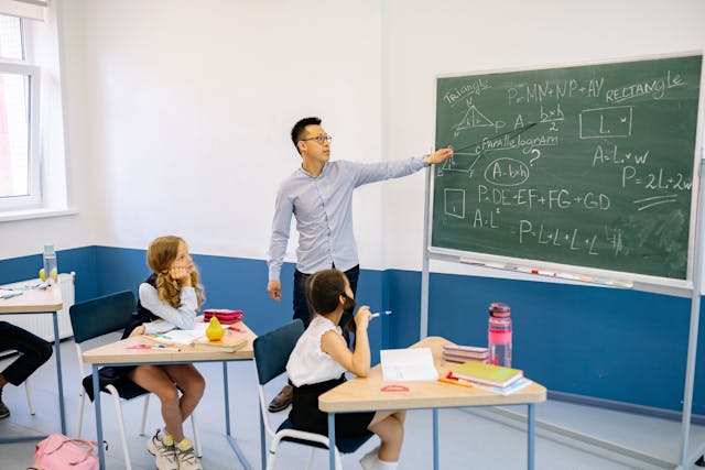 WRITE BEST METHOD TO TEACH STUDENT